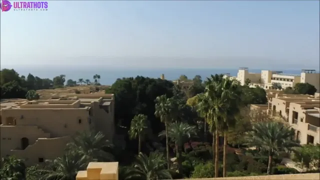 Amateur Babe Blows & Swallows on a Jordan Balcony