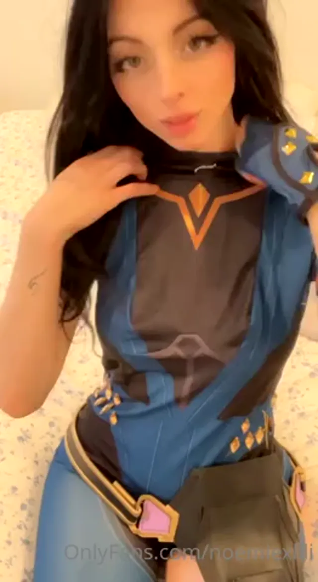 Noemiexlili In Costume