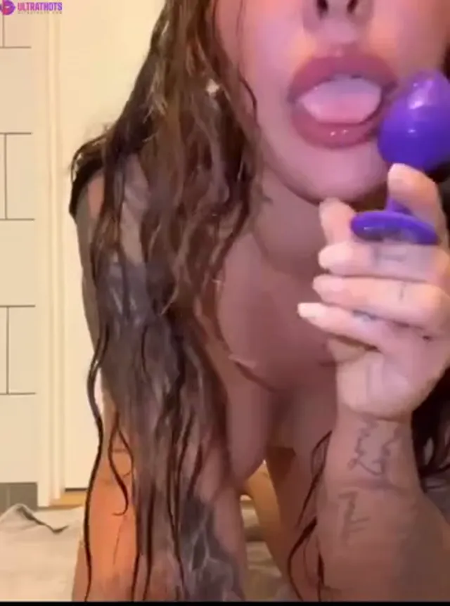 M4m4chulo BBC dildo in ass