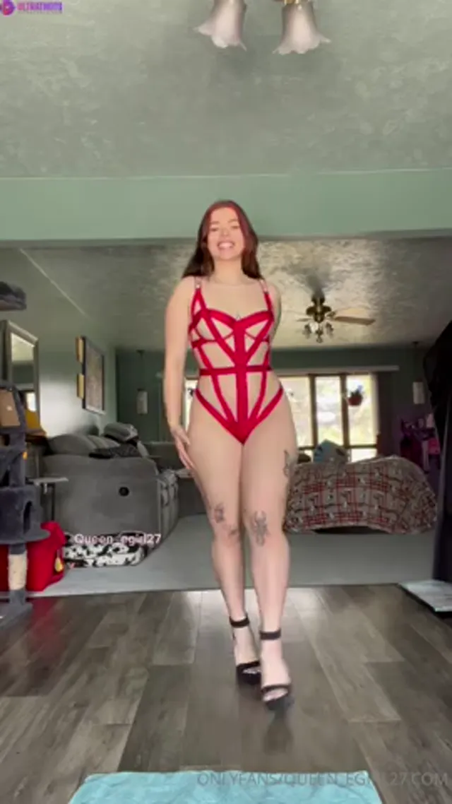 QUEEN_EGIRL27