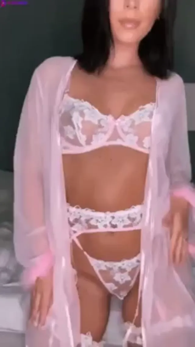 Swedish Molly teasing leak