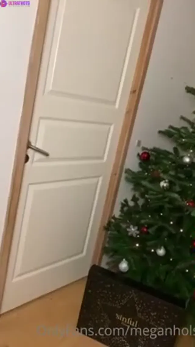 Danish M3gan H0lst 9