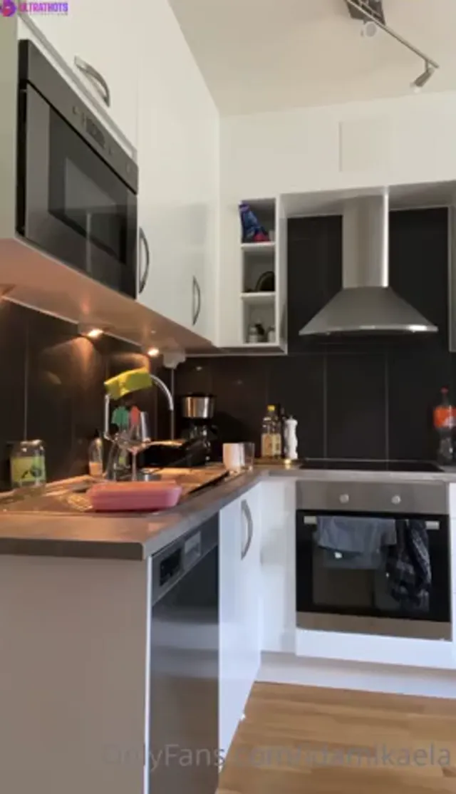 Id4mik43l4 sexy in kitchen