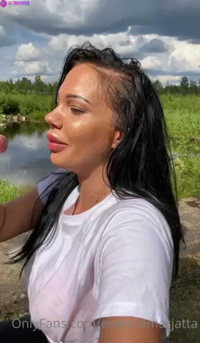 Ew3l1na blowjob outdoors