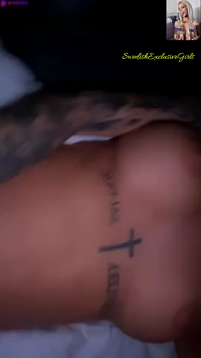 Michelle Svendsen Pink Vibrator Pussy Play