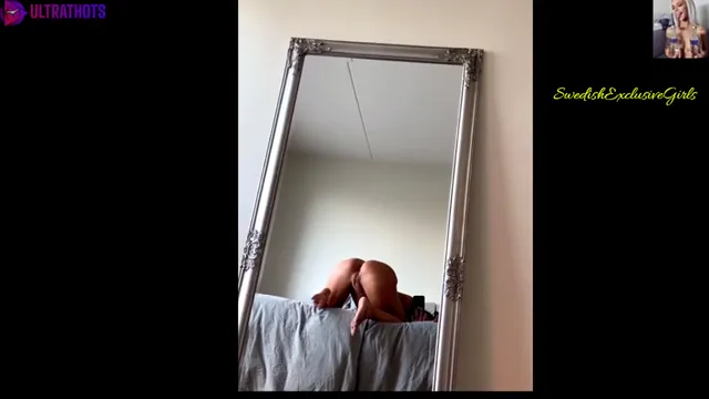 Michelle Svendsen Vibrator pussplay infront of mirror