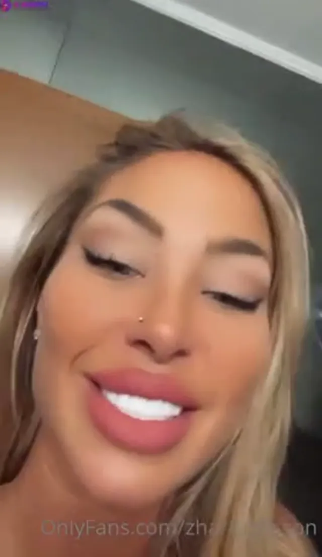 Zh4r4_Nilss0n with dildo & squirt