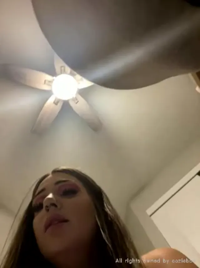 Coziebae Fucks With Dildo While Buttplug In The Ass