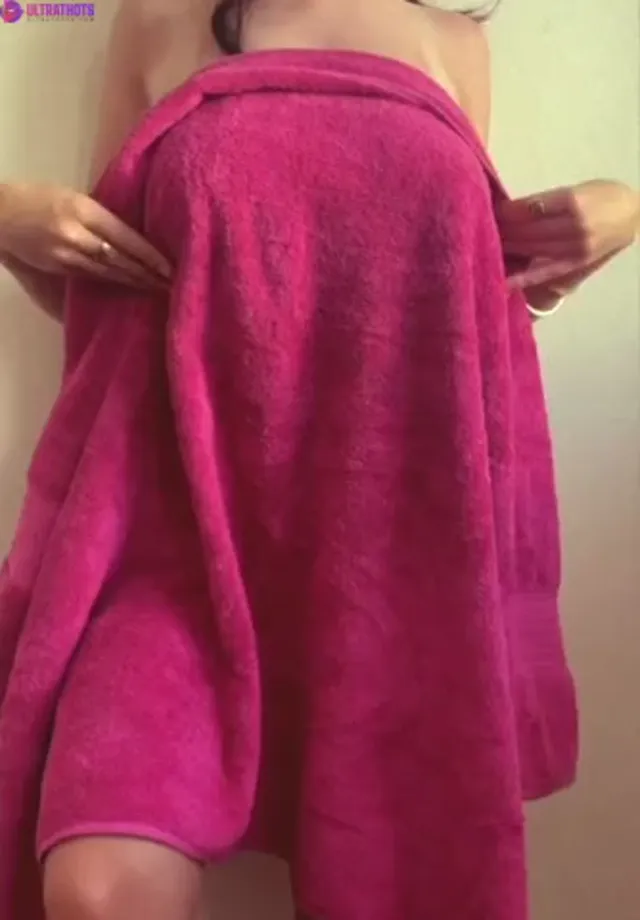 Clara towel drop