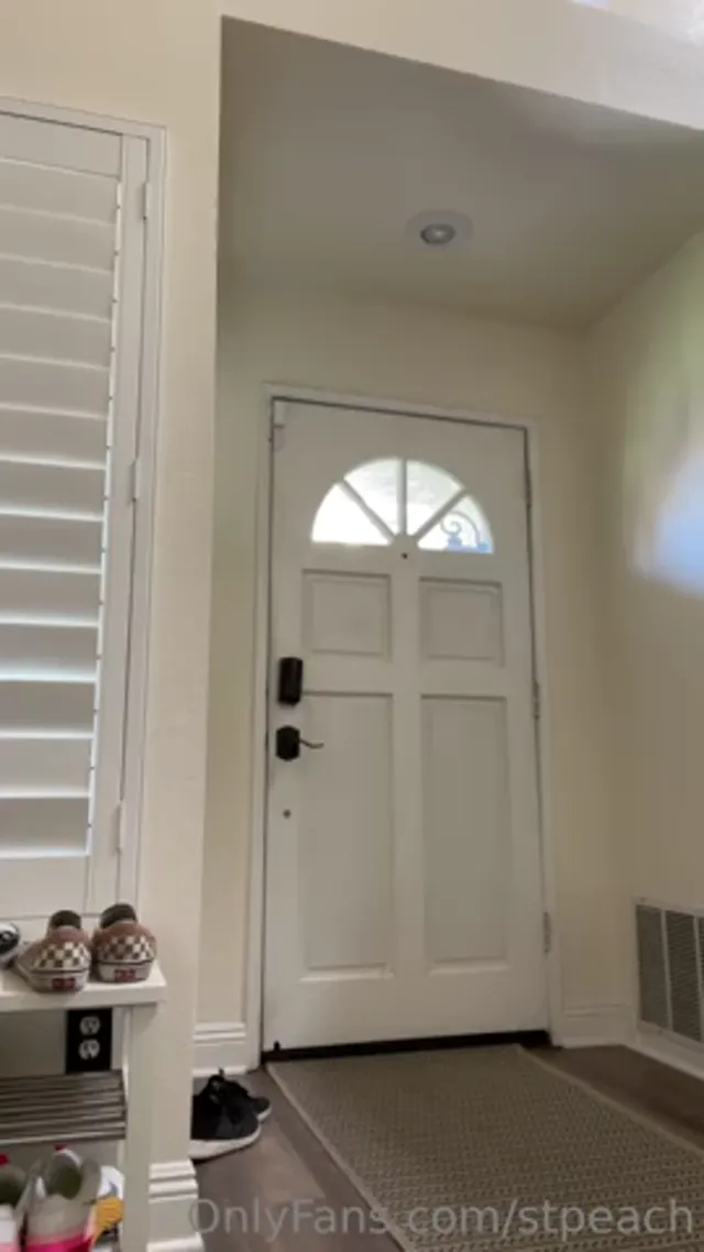 Emiru Spanking her Ass And being a Big Slut