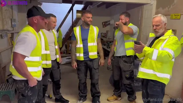 Bonnie Blue Gets Gangbanged by Construction Crew