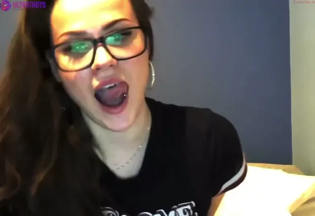 Sw3dish b4b3 with dildo on cam