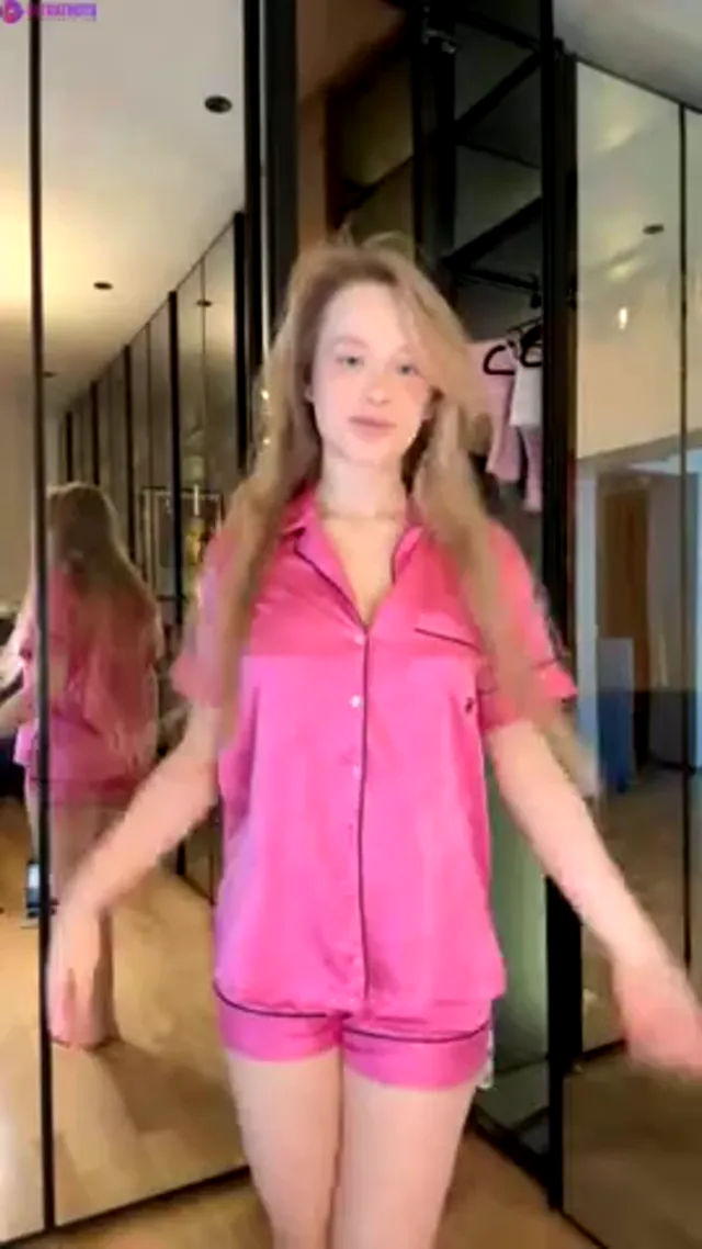 Mia Miku Exclusive Try On Haul