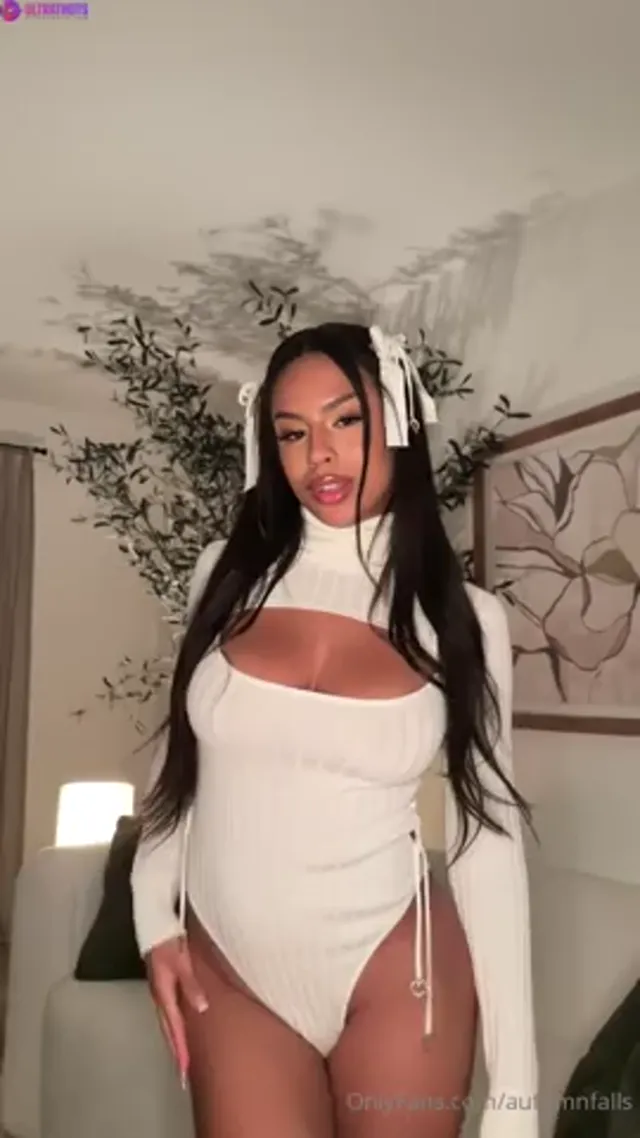 Autumn Falls Quickie Sextape with Cumshot on Tits