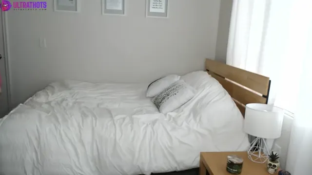 LaaaCure – Lingerie Tease and Massage with Sister