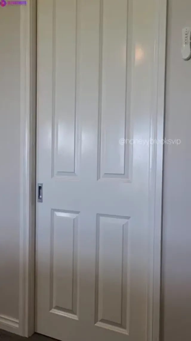 Honeyy Brooks Huge Dripping Creampie Sextape