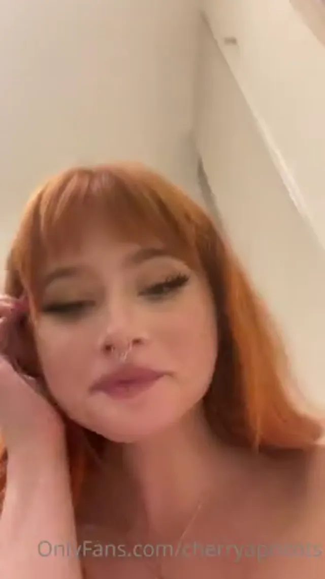 Cherry Apricots Rides Big Dildo