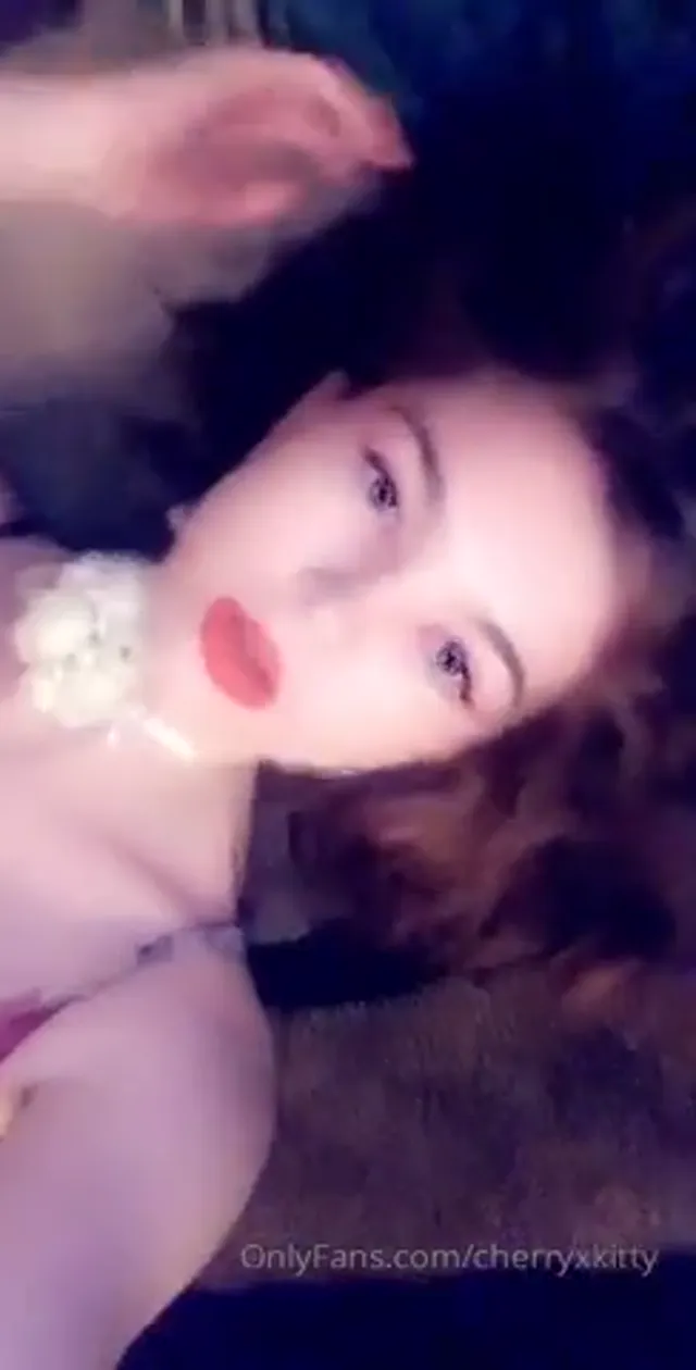 Sensual Pussy Fingering Of Cherryxkitty