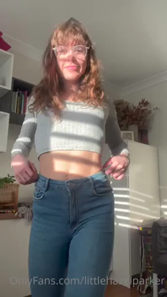 Hazel Parker Wears Buttplug Under Clothes