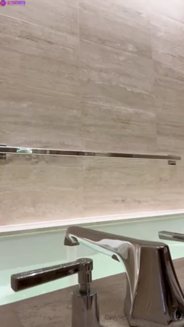 Mia Khalifa Teasing Naked in Bathtub