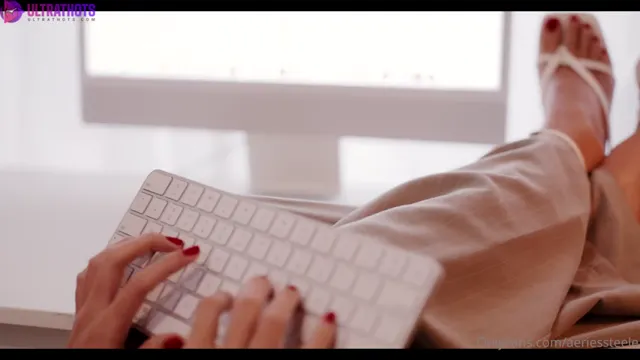 Horny Asian Secretary Aeries Steele Blowing Big White Cock