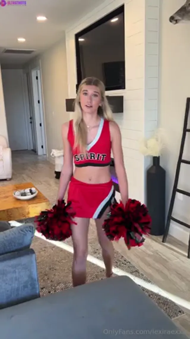 Lexi Rae (aka Lexiraexxx) – Cheerleader Cosplay Fucking
