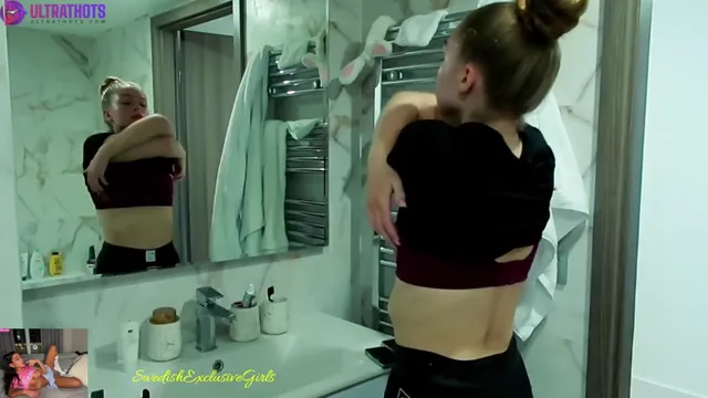 Norwegian Babe TheBellebunny showers her tight pussy in bathtub