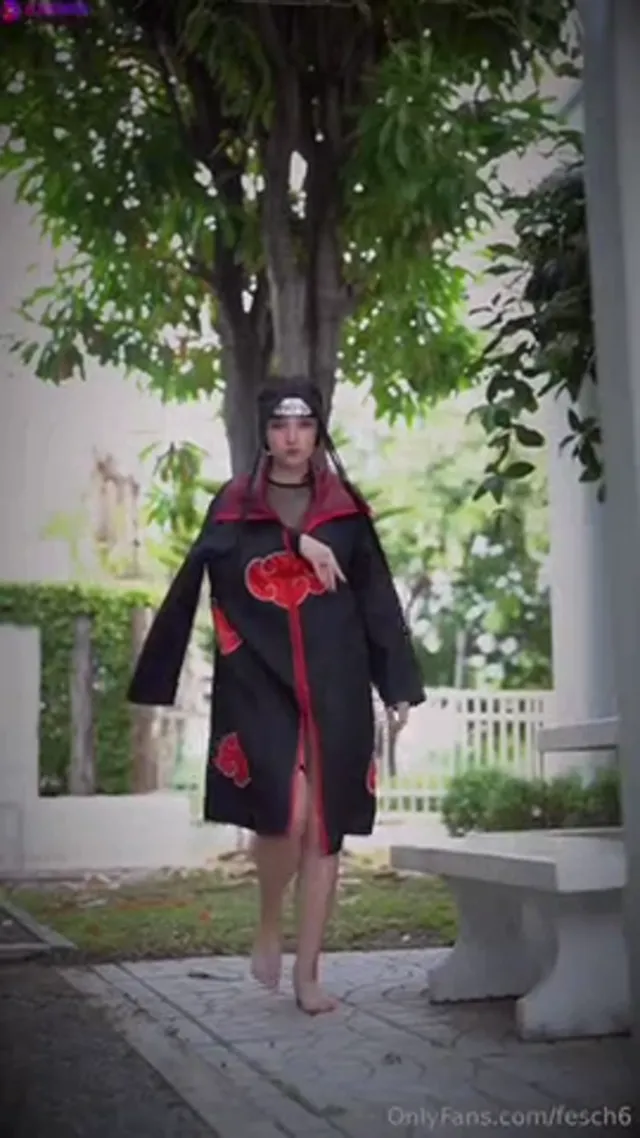 Outdoor Wet Sexy Cosplay With Anna Feschenko