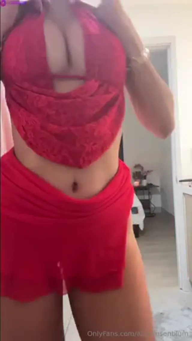 Alice Rosenblum Teasing Perfect Body And Big Ass