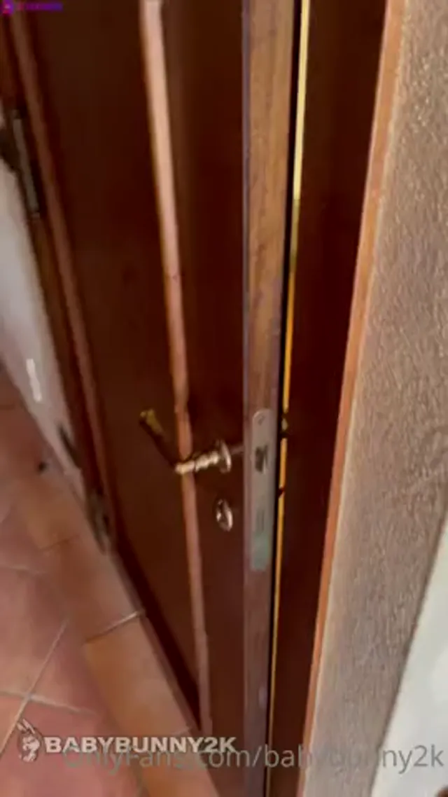 Gorgeous Italian Babybunny2k Rough Sextape in POV