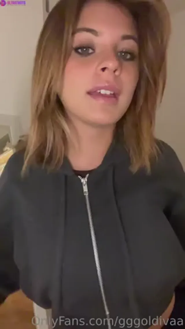 Italian Goldiva Slow Striptease