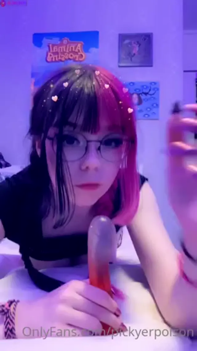 Swedish Pickyerpoison dildo blowjob Part 1