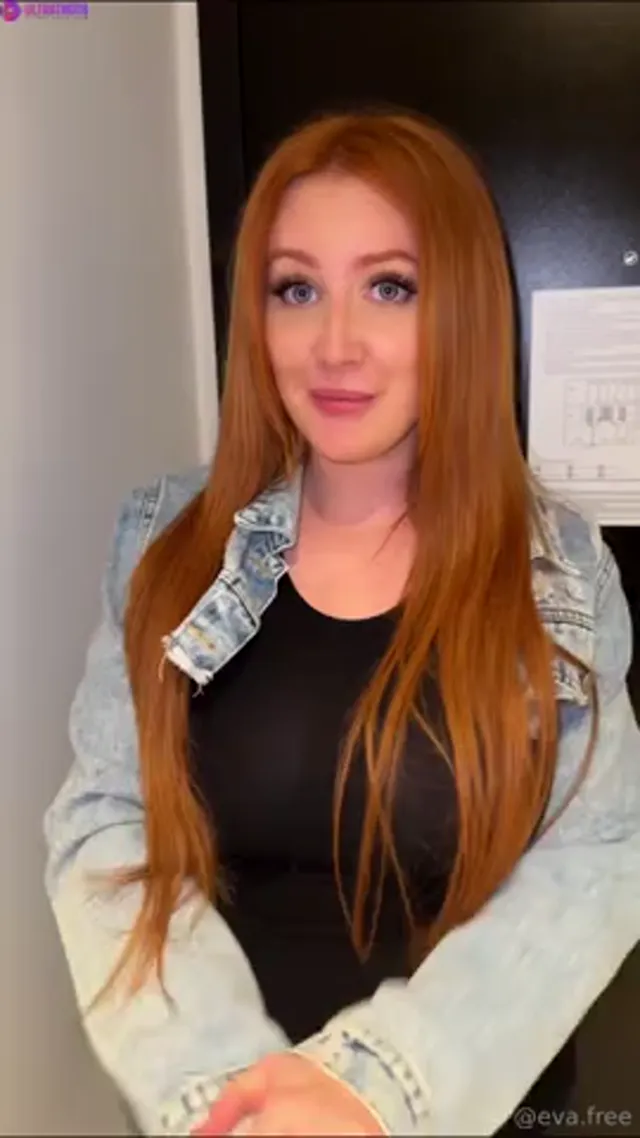 Pomponette Big Ass Gets Pounded in Standing Doggystyle