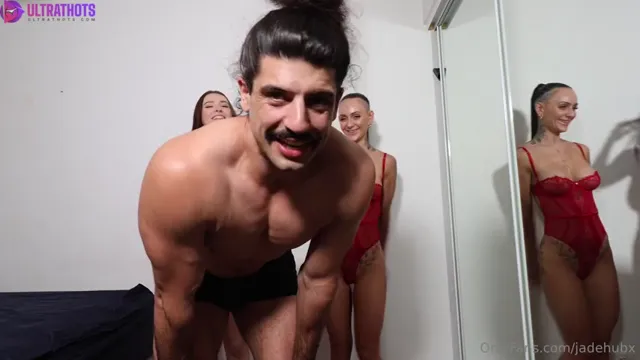 Jadehubx – Livestreaming MFF Threesome with Rileyyfoxx