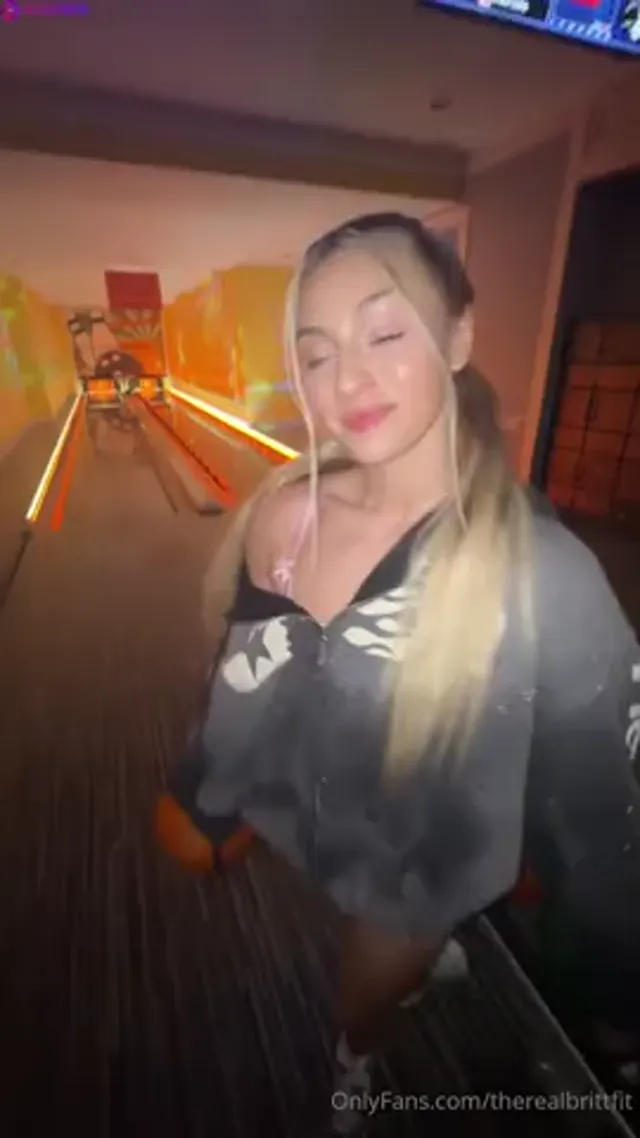Therealbrittfit Hardcore Bowling Sextape