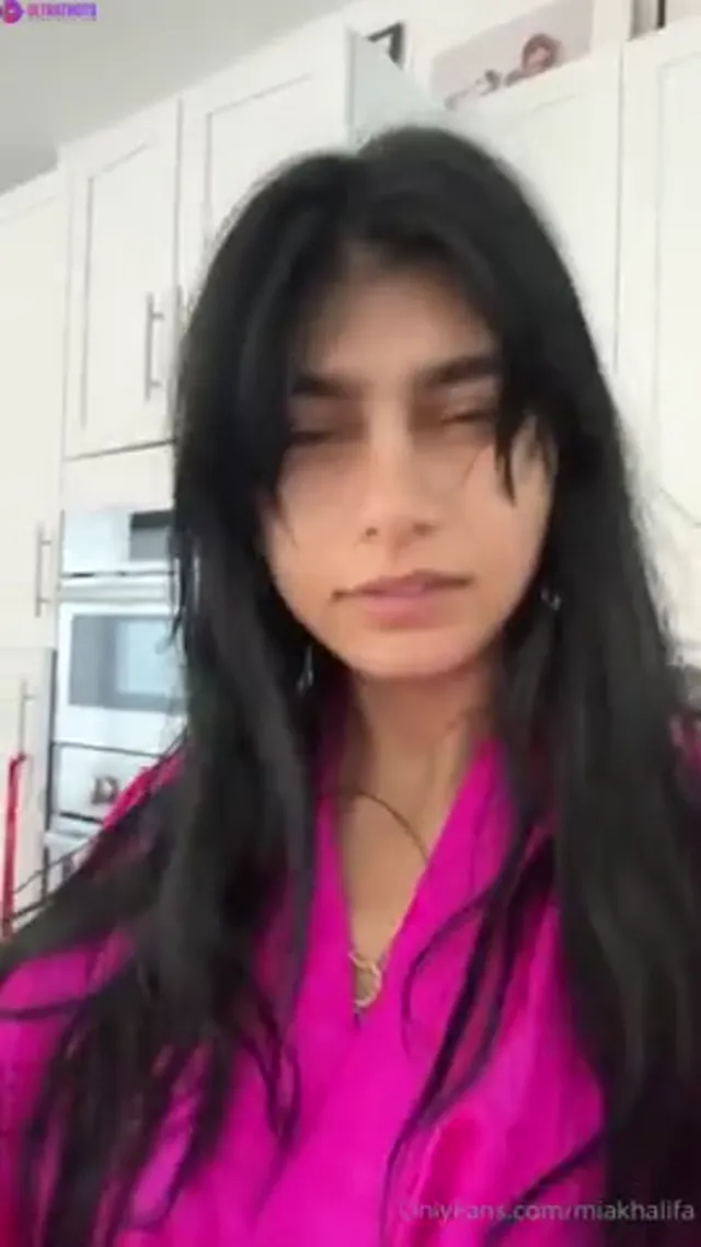 Mia Khalifa Early Morning Livestream