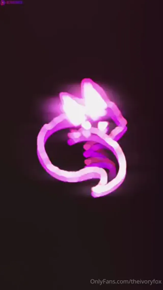 Theivoryfox – Bath Time Pussy Play