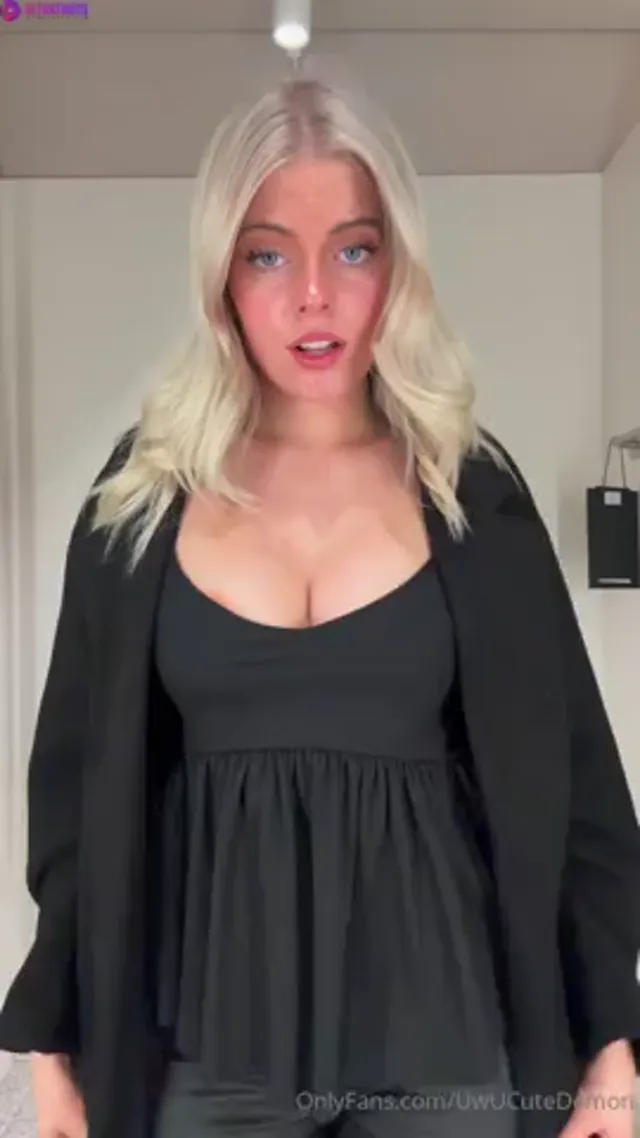 Swedish CuteDemon deleted changing room