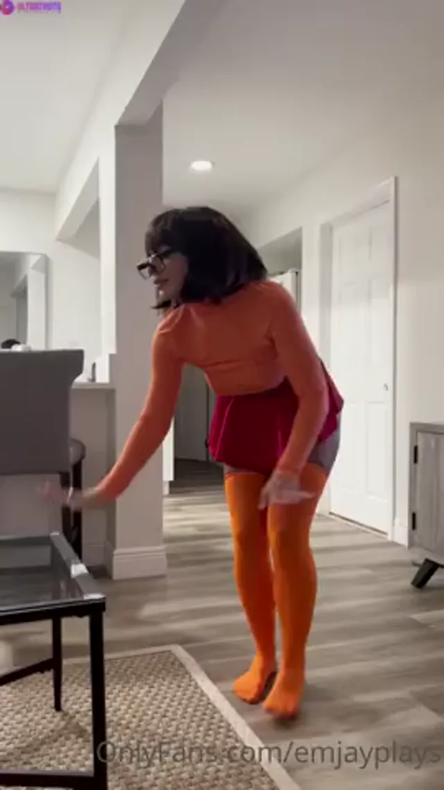 Emily Rinaudo Homemade Sextape in Velma Cosplay