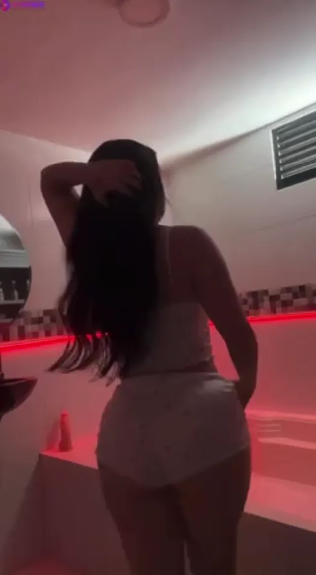 Natalia Hoyos – Undressing Naked And Toying Pussy with Dildo