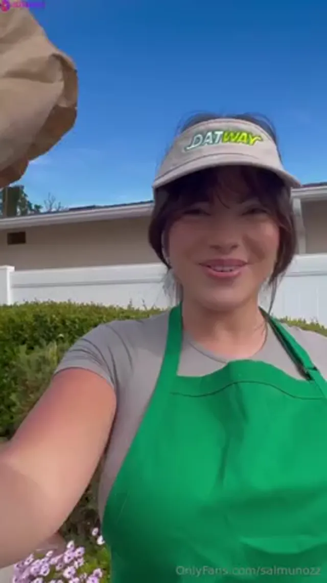 Salmunozz – Subway Employee Sucking And Fucking Like a Pro