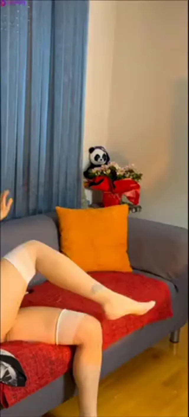 Burcin Erol – First Lesbian Sextape Debut