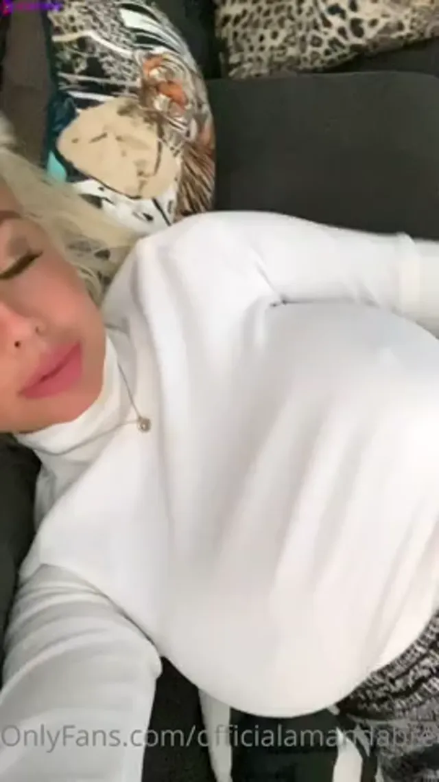 Amanda Breden No 75 (Finger fucked)