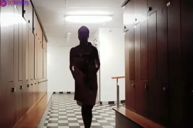 Angela Jonasson on changing room