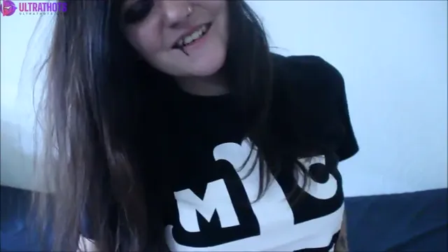 Cute Emo Girl Giving a Hot JOI