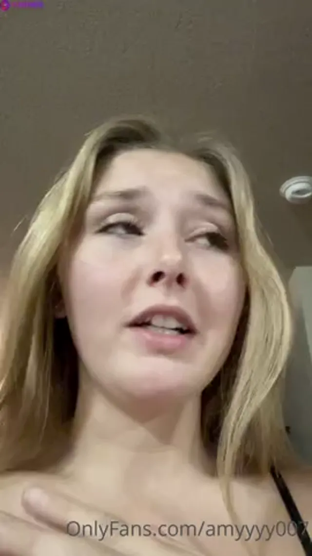 Amyyyy007 – Blonde Slut Getting Fucked By BBC in Ghostface Costume