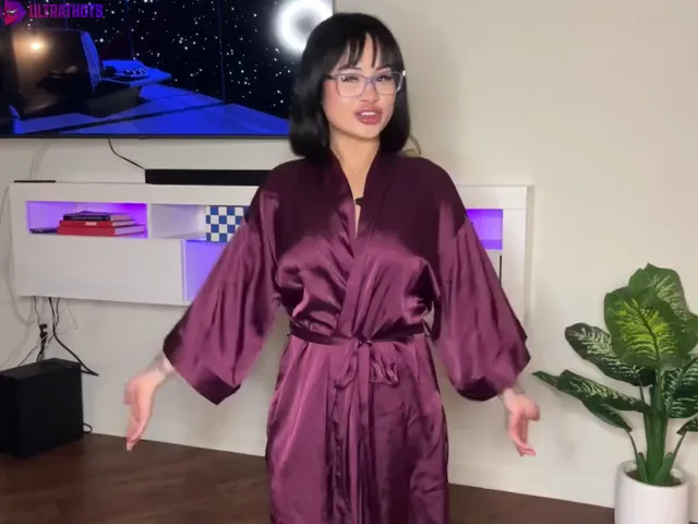 Britney Loh – See Through Lingerie Tey On Haul