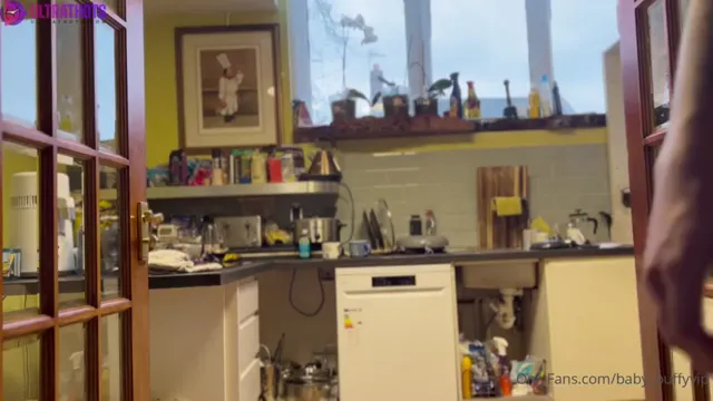 Baby buffyvip Gets Fucked In The Kitchen After Blowjob