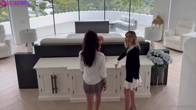 Itsmecat – Slutty Realtors Gets Fucked By Clients