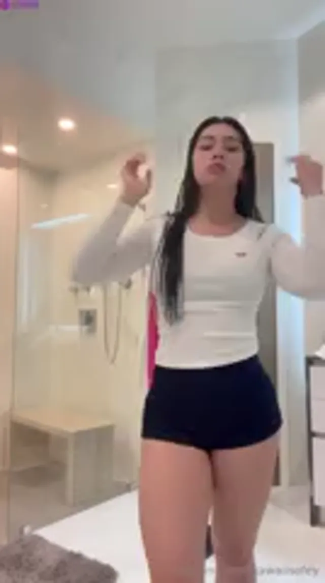 Kawaii Sofey – Stripteasing in Booty Shorts